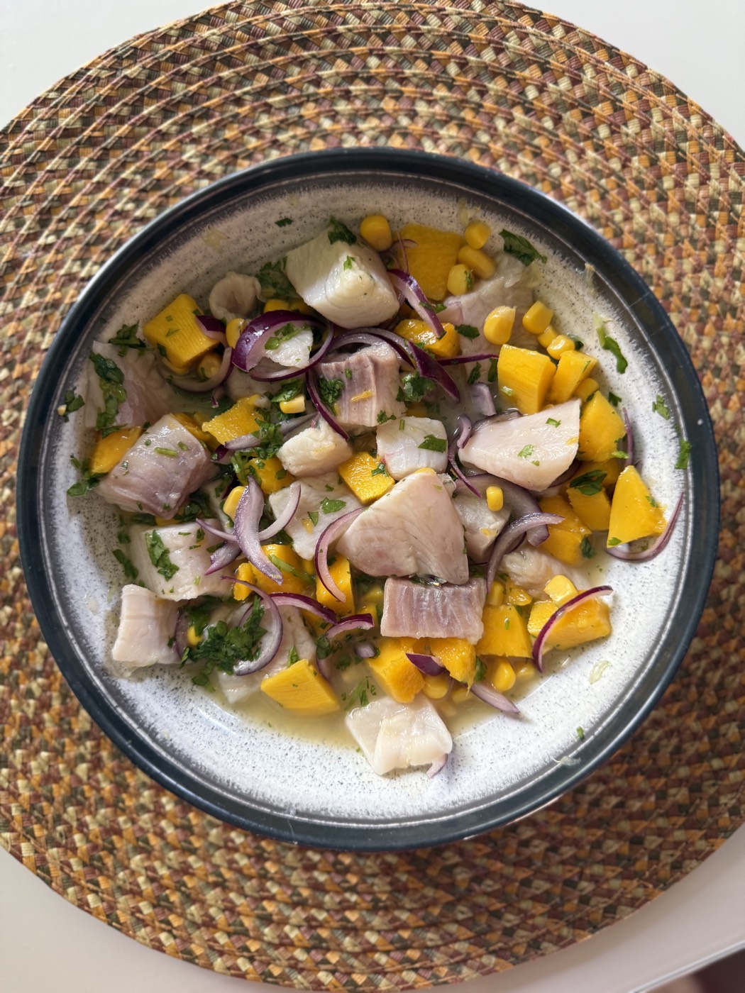 Ceviche de pescado con mango