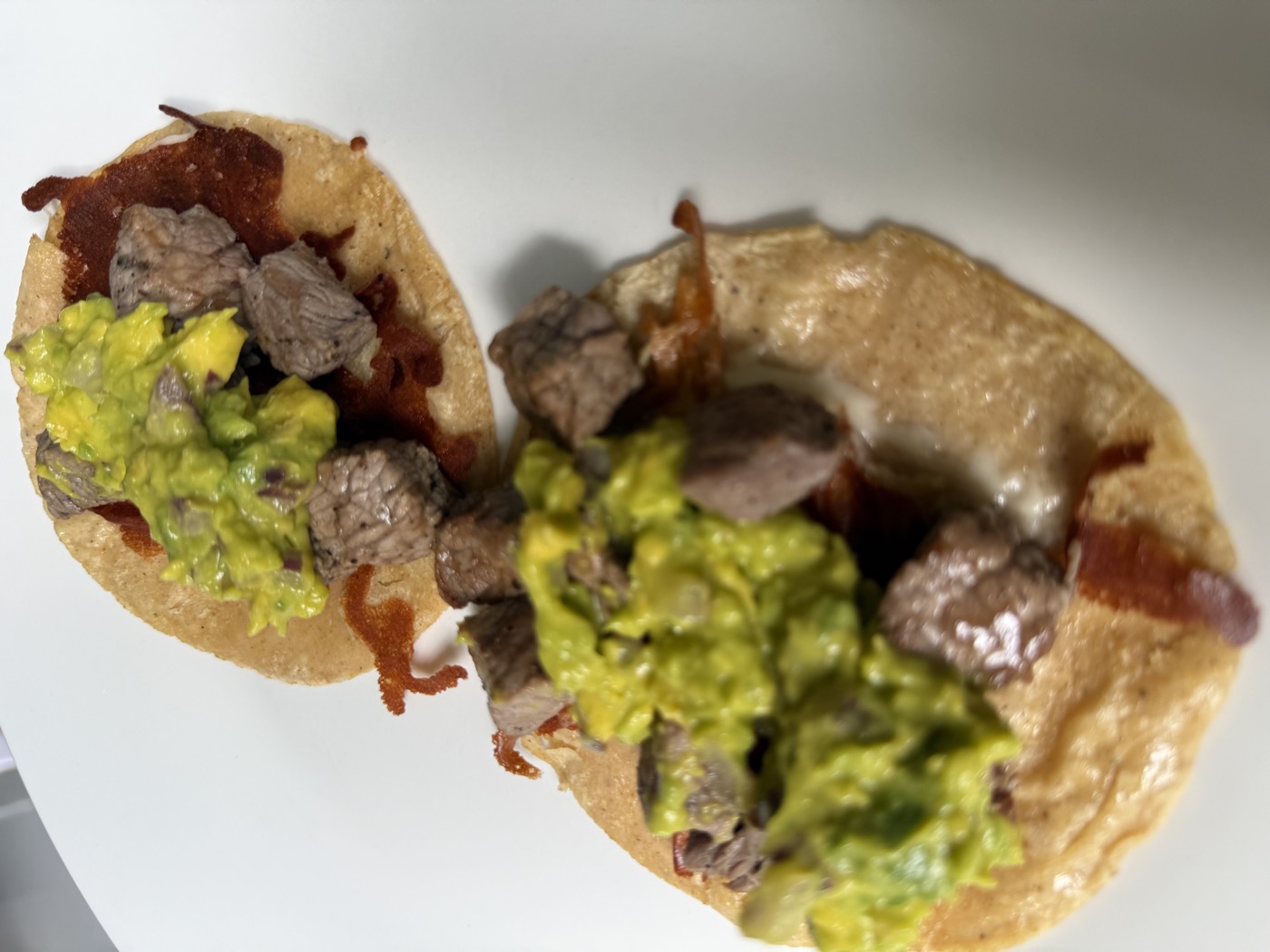 Tacos de res con costra de queso